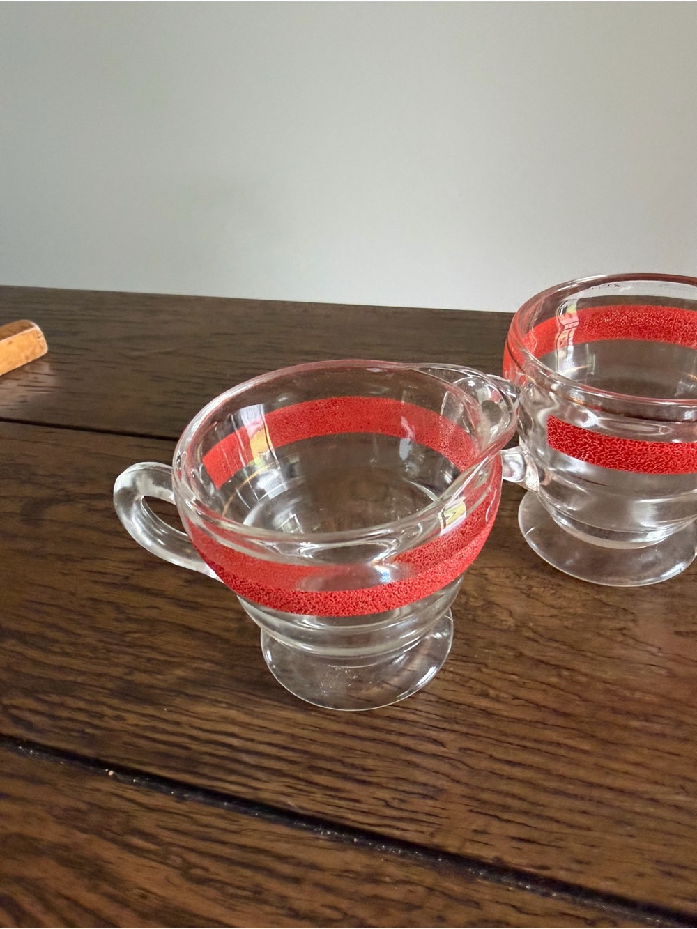 Kent Glass Sugar Bowl & Creamer Set w/ Textured Red Stripe & Gold Band 1950s - Picture 5 of 14